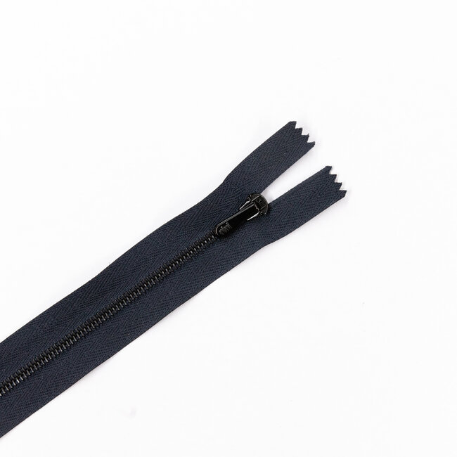 Grande fermeture eclair separable 6 mm sur mesure en laiton nickelé sur ruban polyester noir pour vêtement de travail | Repar'Eclair