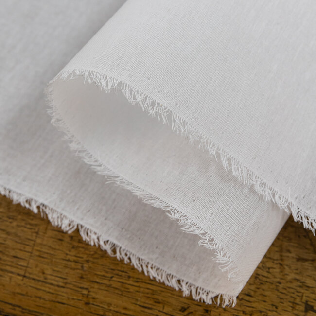 50cm de Triplure raide et légère 100% coton.