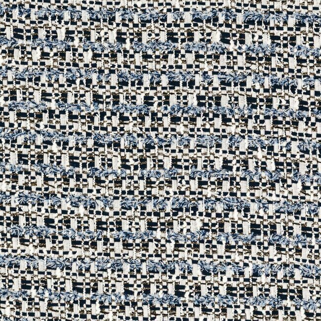 Tweed blanc cassé avec fils bleus et touches métalliques. Effet denim et aspect lumineux.