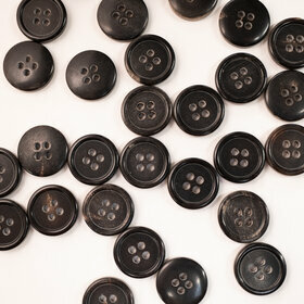 Bouton en corne marron foncé 15mm 