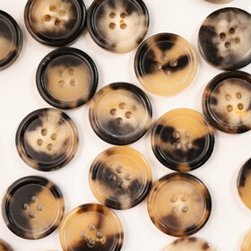 Bouton en corne tacheté 50% 4 trous 20mm 